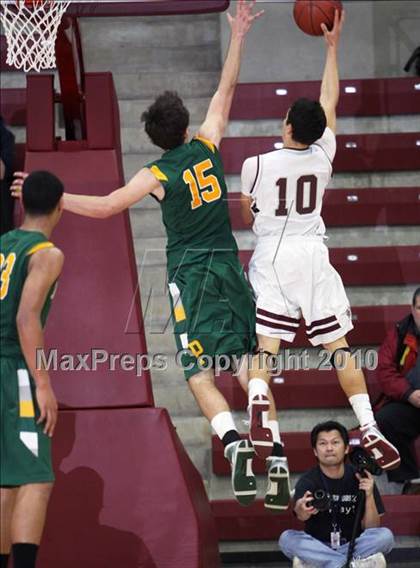 Thumbnail 2 in St. Francis vs. Pinewood (CIF CCS D5  Final) photogallery.