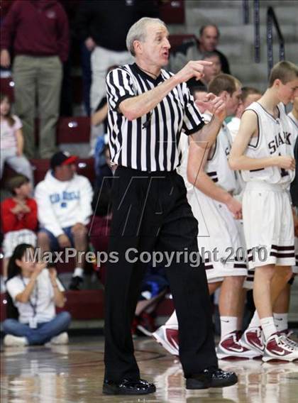 Thumbnail 2 in St. Francis vs. Pinewood (CIF CCS D5  Final) photogallery.