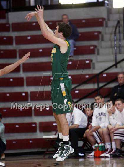 Thumbnail 2 in St. Francis vs. Pinewood (CIF CCS D5  Final) photogallery.