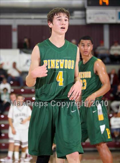 Thumbnail 3 in St. Francis vs. Pinewood (CIF CCS D5  Final) photogallery.