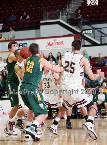 Thumbnail 2 in St. Francis vs. Pinewood (CIF CCS D5  Final) photogallery.