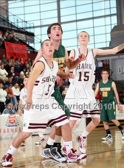 Thumbnail 3 in St. Francis vs. Pinewood (CIF CCS D5  Final) photogallery.