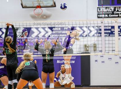 Thumbnail 2 in Bonham @ Tioga photogallery.