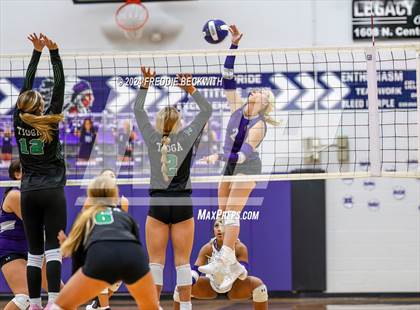 Thumbnail 1 in Bonham @ Tioga photogallery.
