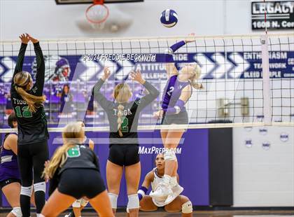 Thumbnail 3 in Bonham @ Tioga photogallery.