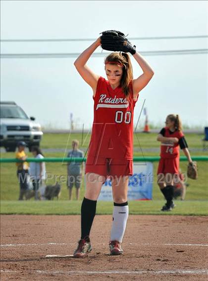 Thumbnail 1 in Mechanicville vs. Marlboro (NYSPHSAA Class B Semifinal) photogallery.