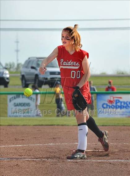 Thumbnail 3 in Mechanicville vs. Marlboro (NYSPHSAA Class B Semifinal) photogallery.