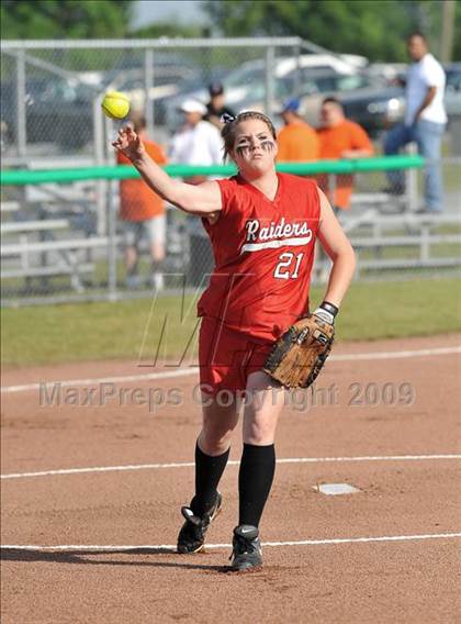 Thumbnail 3 in Mechanicville vs. Marlboro (NYSPHSAA Class B Semifinal) photogallery.
