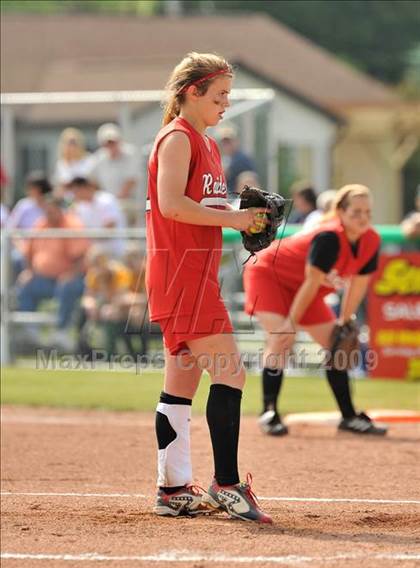 Thumbnail 2 in Mechanicville vs. Marlboro (NYSPHSAA Class B Semifinal) photogallery.
