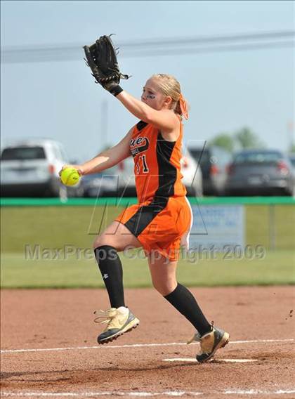 Thumbnail 1 in Mechanicville vs. Marlboro (NYSPHSAA Class B Semifinal) photogallery.