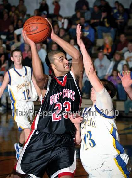 Thumbnail 3 in Holy Cross vs. Newport Central Catholic photogallery.