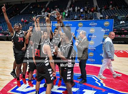 Thumbnail 2 in Woodward Academy vs. Tri-Cities (GHSA 5A Championship) photogallery.