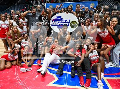 Thumbnail 3 in Woodward Academy vs. Tri-Cities (GHSA 5A Championship) photogallery.