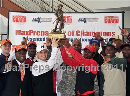 Thumbnail 2 in St. Thomas Aquinas Football (Tour of Champions) photogallery.