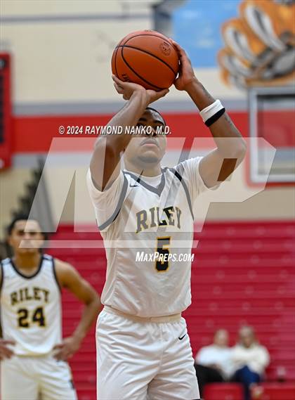 Thumbnail 1 in Chesterton v South Bend Riley (Fishers Holiday Classic) photogallery.
