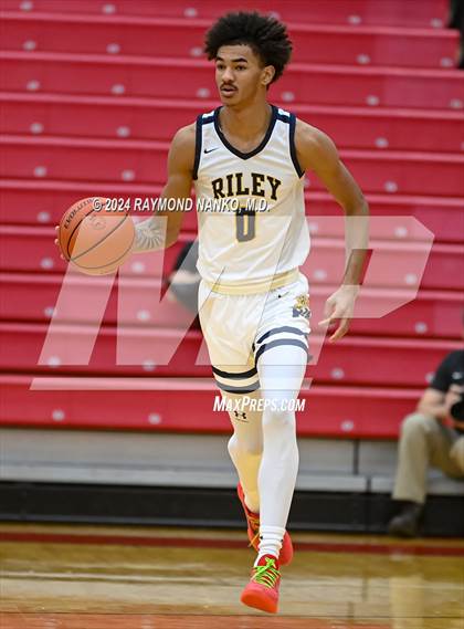 Thumbnail 2 in Chesterton v South Bend Riley (Fishers Holiday Classic) photogallery.