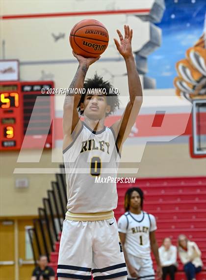 Thumbnail 1 in Chesterton v South Bend Riley (Fishers Holiday Classic) photogallery.