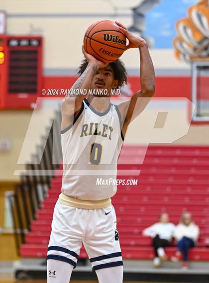 Thumbnail 1 in Chesterton v South Bend Riley (Fishers Holiday Classic) photogallery.