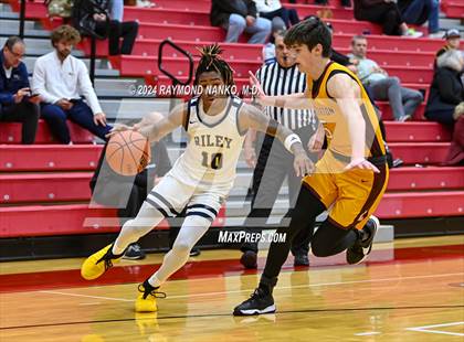 Thumbnail 2 in Chesterton v South Bend Riley (Fishers Holiday Classic) photogallery.