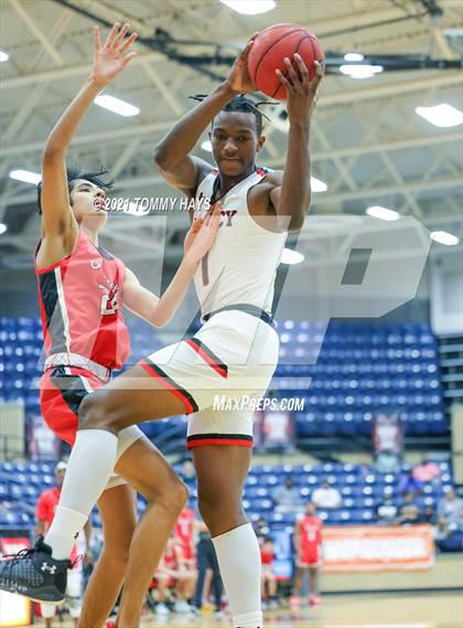 Thumbnail 3 in Coppell vs. Mansfield Legacy (Whataburger Tournament) photogallery.
