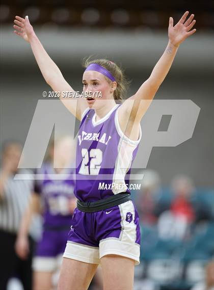 Thumbnail 3 in Lutheran vs. Holy Family (CHSAA 4A Semifinal) photogallery.