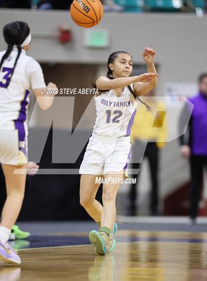 Thumbnail 1 in Lutheran vs. Holy Family (CHSAA 4A Semifinal) photogallery.