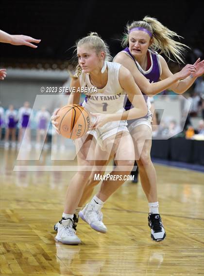 Thumbnail 2 in Lutheran vs. Holy Family (CHSAA 4A Semifinal) photogallery.