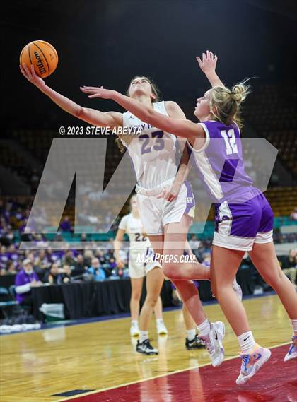 Thumbnail 3 in Lutheran vs. Holy Family (CHSAA 4A Semifinal) photogallery.