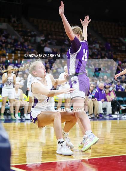 Thumbnail 3 in Lutheran vs. Holy Family (CHSAA 4A Semifinal) photogallery.