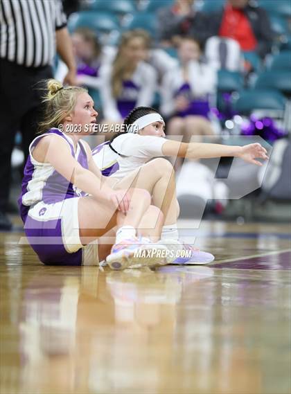 Thumbnail 3 in Lutheran vs. Holy Family (CHSAA 4A Semifinal) photogallery.