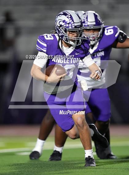 Thumbnail 1 in College Station vs Angleton (UIL 5A D1 Football Bi-District) photogallery.