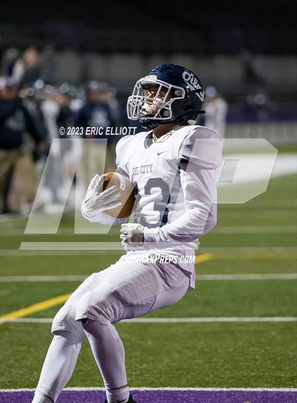 Thumbnail 2 in Oil City vs North East (PIAA D10 3A Quarterfinal) photogallery.