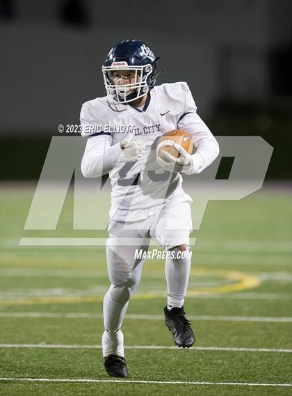 Thumbnail 2 in Oil City vs North East (PIAA D10 3A Quarterfinal) photogallery.