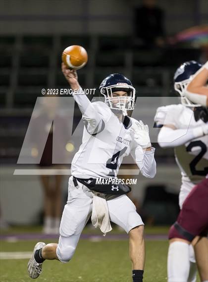 Thumbnail 2 in Oil City vs North East (PIAA D10 3A Quarterfinal) photogallery.