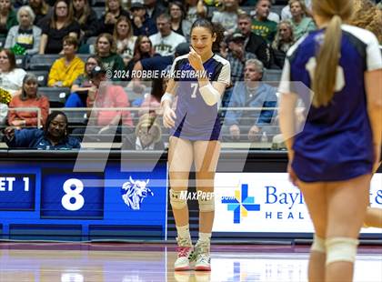 Thumbnail 1 in Boyd vs. Stockdale (UIL 3A Volleyball Division II Final) photogallery.