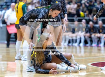 Thumbnail 2 in Boyd vs. Stockdale (UIL 3A Volleyball Division II Final) photogallery.