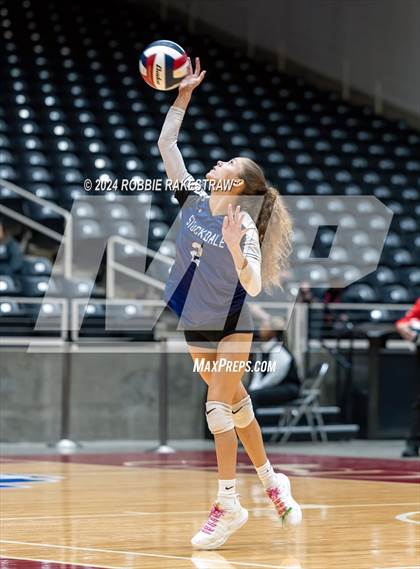 Thumbnail 2 in Boyd vs. Stockdale (UIL 3A Volleyball Division II Final) photogallery.