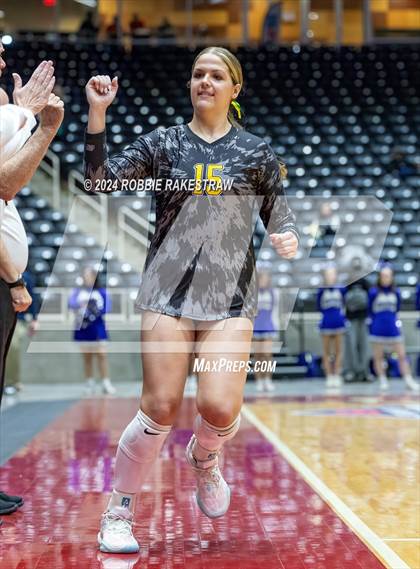 Thumbnail 2 in Boyd vs. Stockdale (UIL 3A Volleyball Division II Final) photogallery.