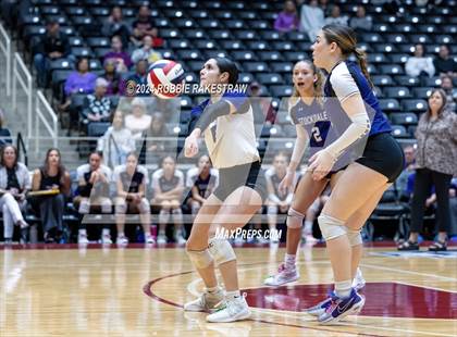 Thumbnail 1 in Boyd vs. Stockdale (UIL 3A Volleyball Division II Final) photogallery.