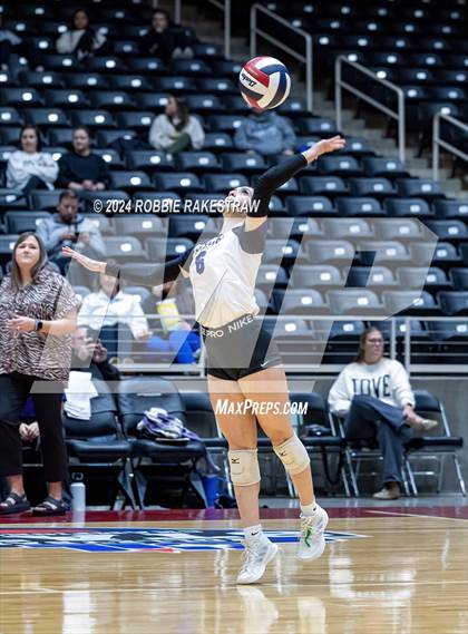 Thumbnail 2 in Boyd vs. Stockdale (UIL 3A Volleyball Division II Final) photogallery.