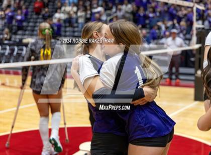Thumbnail 1 in Boyd vs. Stockdale (UIL 3A Volleyball Division II Final) photogallery.