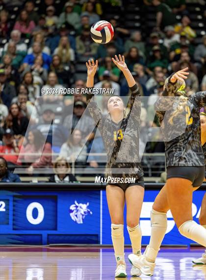Thumbnail 2 in Boyd vs. Stockdale (UIL 3A Volleyball Division II Final) photogallery.