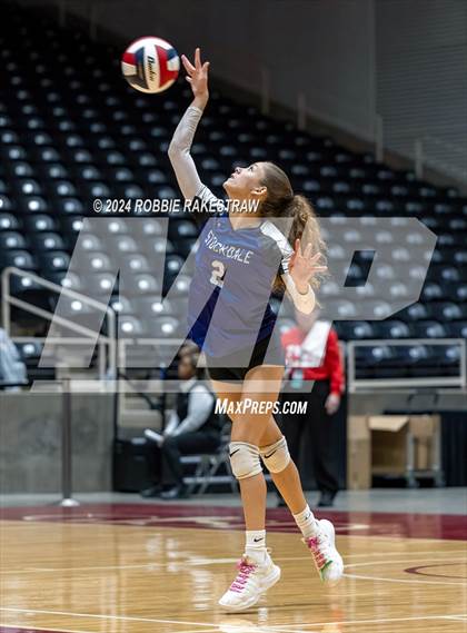 Thumbnail 3 in Boyd vs. Stockdale (UIL 3A Volleyball Division II Final) photogallery.