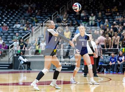 Thumbnail 3 in Boyd vs. Stockdale (UIL 3A Volleyball Division II Final) photogallery.