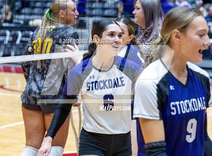 Thumbnail 2 in Boyd vs. Stockdale (UIL 3A Volleyball Division II Final) photogallery.