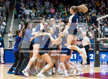 Thumbnail 1 in Boyd vs. Stockdale (UIL 3A Volleyball Division II Final) photogallery.