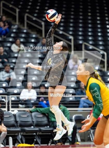 Thumbnail 2 in Boyd vs. Stockdale (UIL 3A Volleyball Division II Final) photogallery.