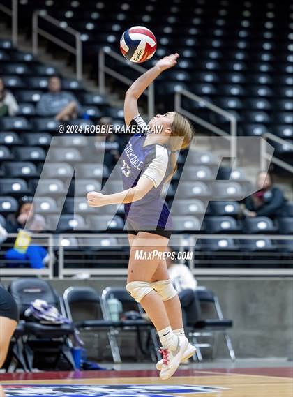Thumbnail 3 in Boyd vs. Stockdale (UIL 3A Volleyball Division II Final) photogallery.