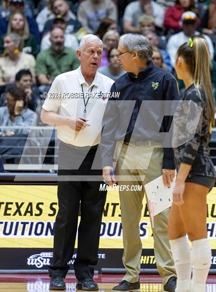 Thumbnail 2 in Boyd vs. Stockdale (UIL 3A Volleyball Division II Final) photogallery.