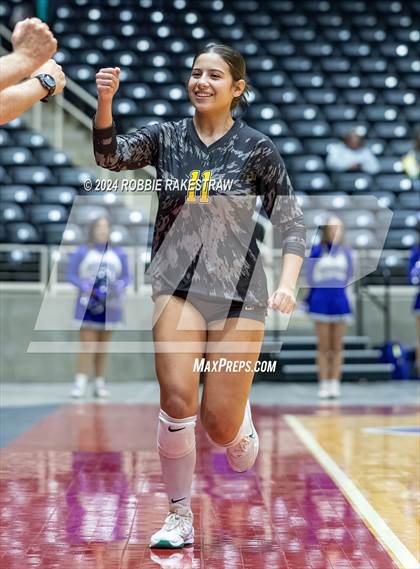 Thumbnail 1 in Boyd vs. Stockdale (UIL 3A Volleyball Division II Final) photogallery.